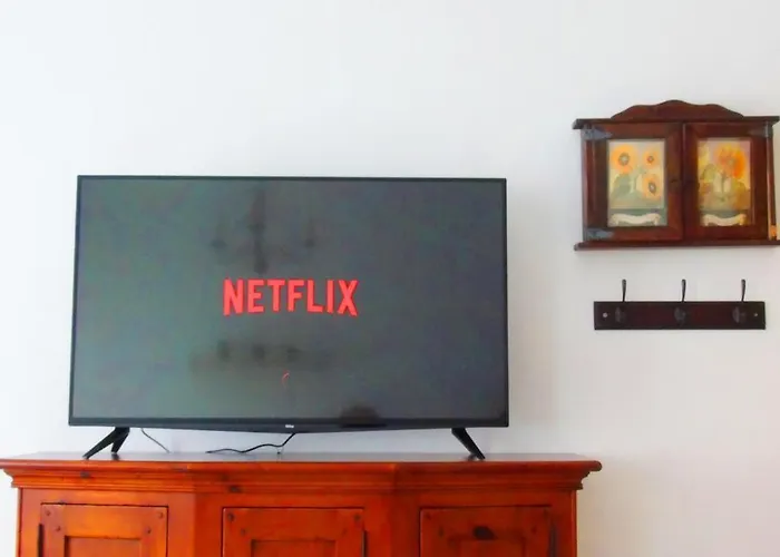 Chocolate Rustic Apartment, In דירה *